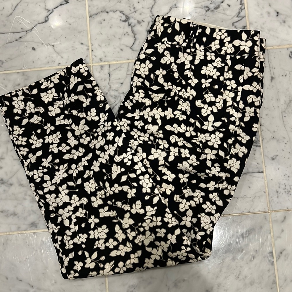 Banana Republic Cropped Flower Print Pants Size 6